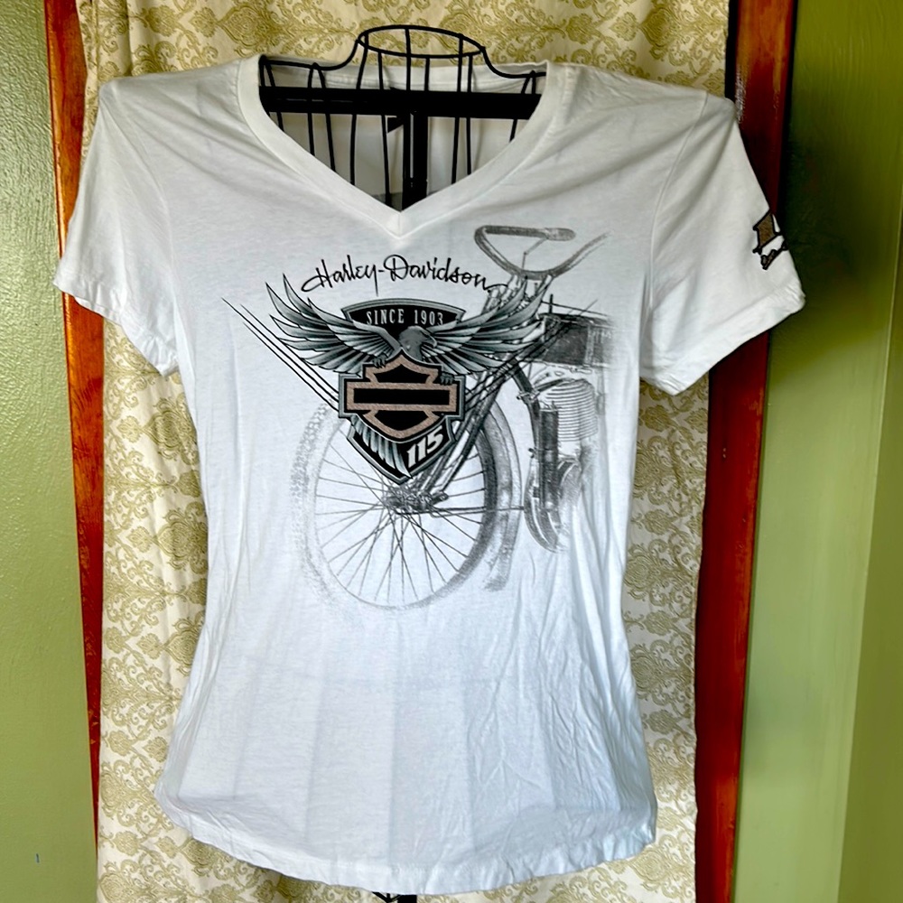 WOMENSWEAR